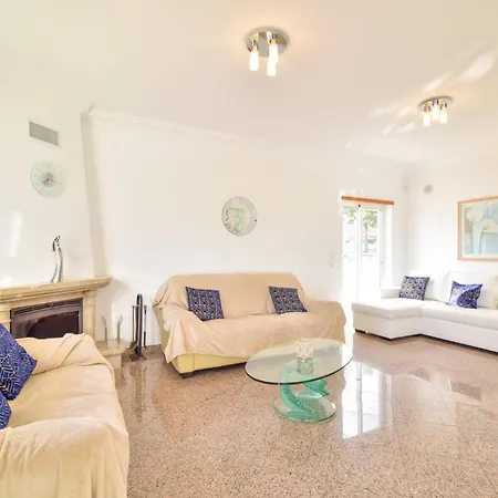 Alfarrobeira By Mtphomes *