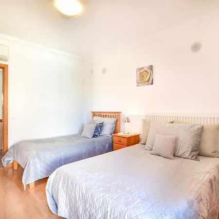 Alfarrobeira By Mtphomes * 阿尔布费拉