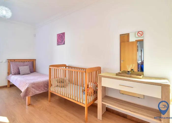 Alfarrobeira By Mtphomes *