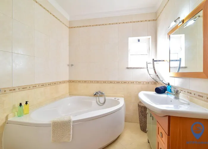 Villa Alfarrobeira By Mtphomes